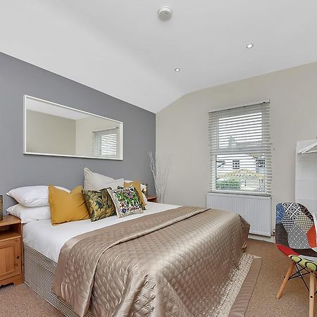 Finding My Palace Guest House In Tooting Митчам Экстерьер фото